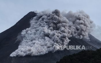 Gunung Merapi Kembali Luncurkan Awan Panas, Warga Diminta Waspada